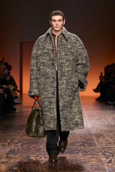 Look 49